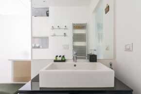 Luxury modern one bedroom with hot tub